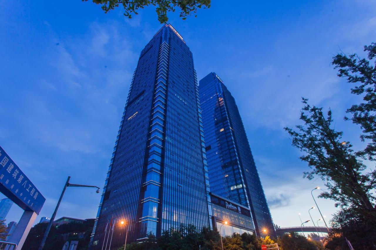 Radisson Blu Plaza Chongqing - Free 2 Bottle Of Local Beer Per Room During Stay Eksteriør billede
