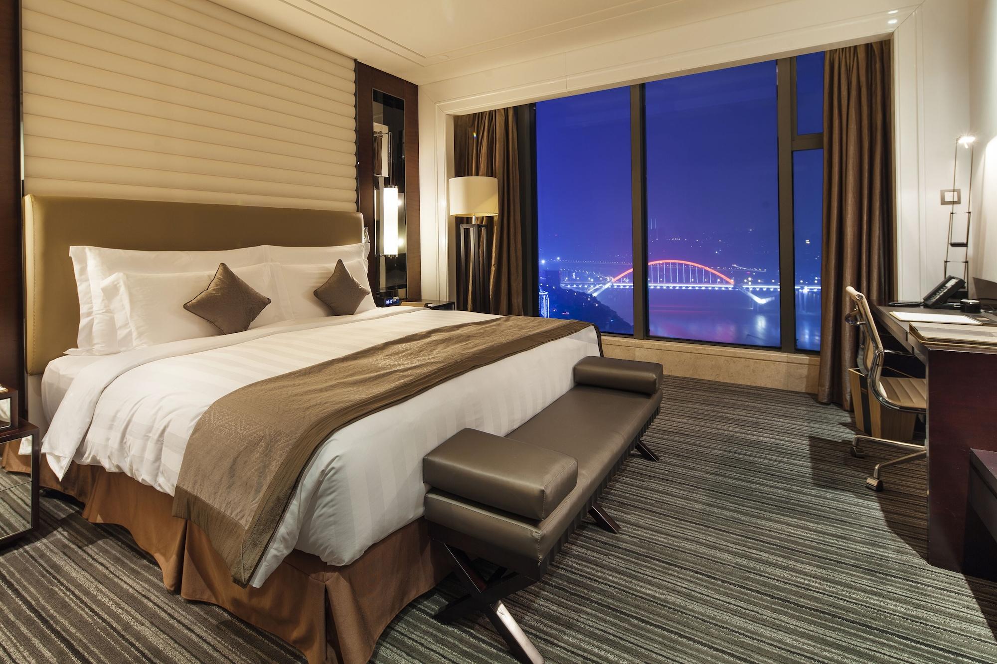 Radisson Blu Plaza Chongqing - Free 2 Bottle Of Local Beer Per Room During Stay Eksteriør billede