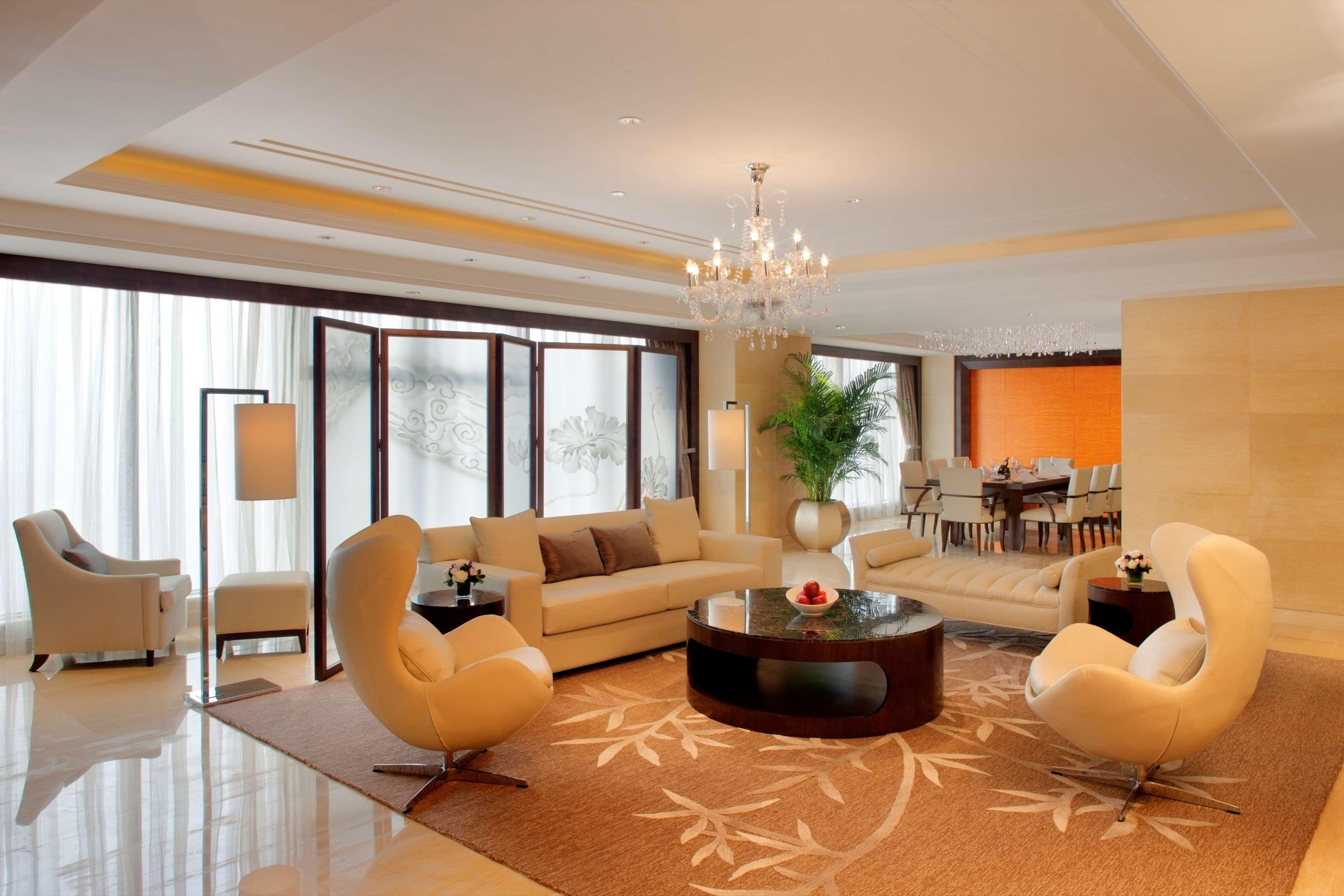 Radisson Blu Plaza Chongqing - Free 2 Bottle Of Local Beer Per Room During Stay Eksteriør billede