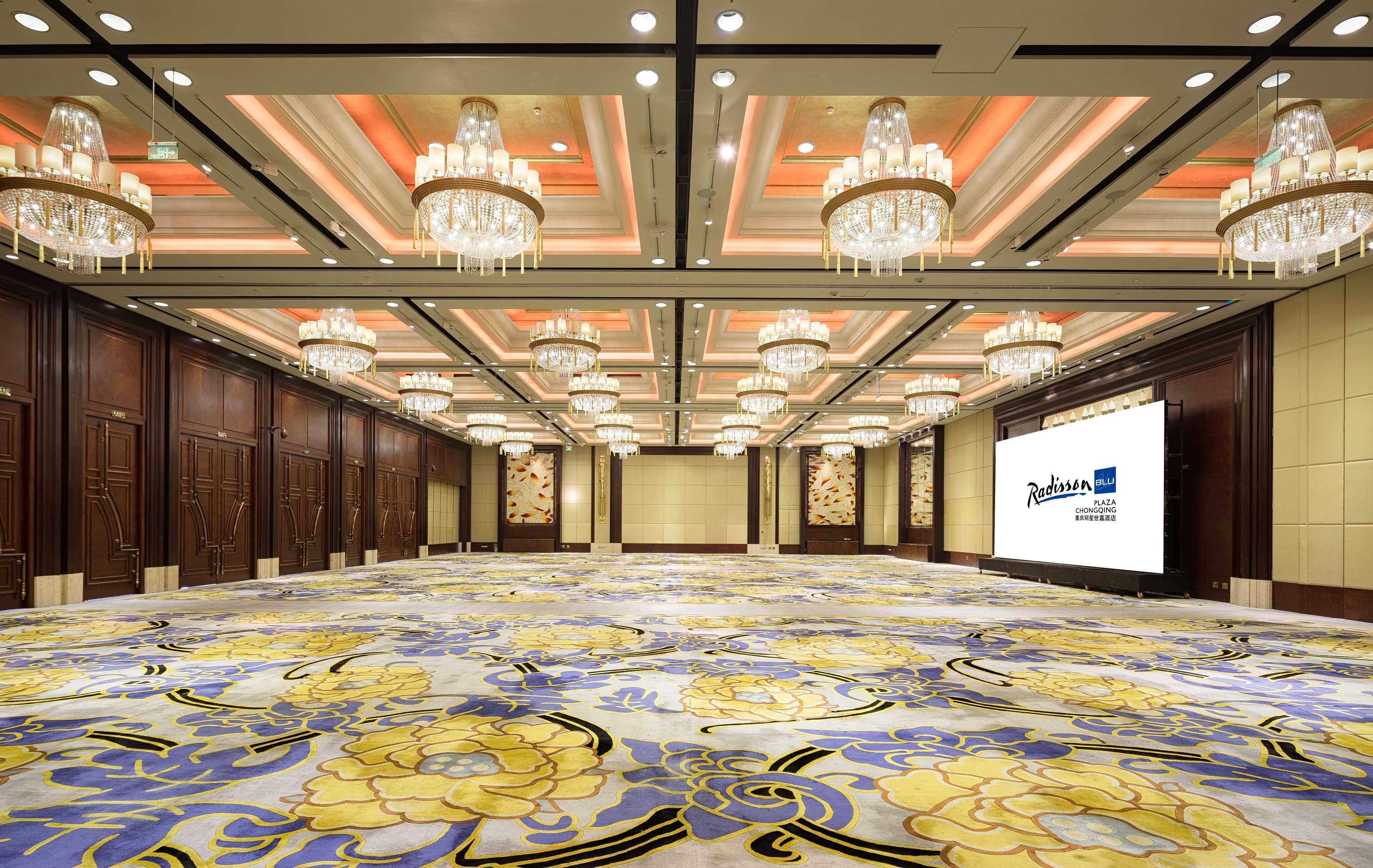 Radisson Blu Plaza Chongqing - Free 2 Bottle Of Local Beer Per Room During Stay Eksteriør billede