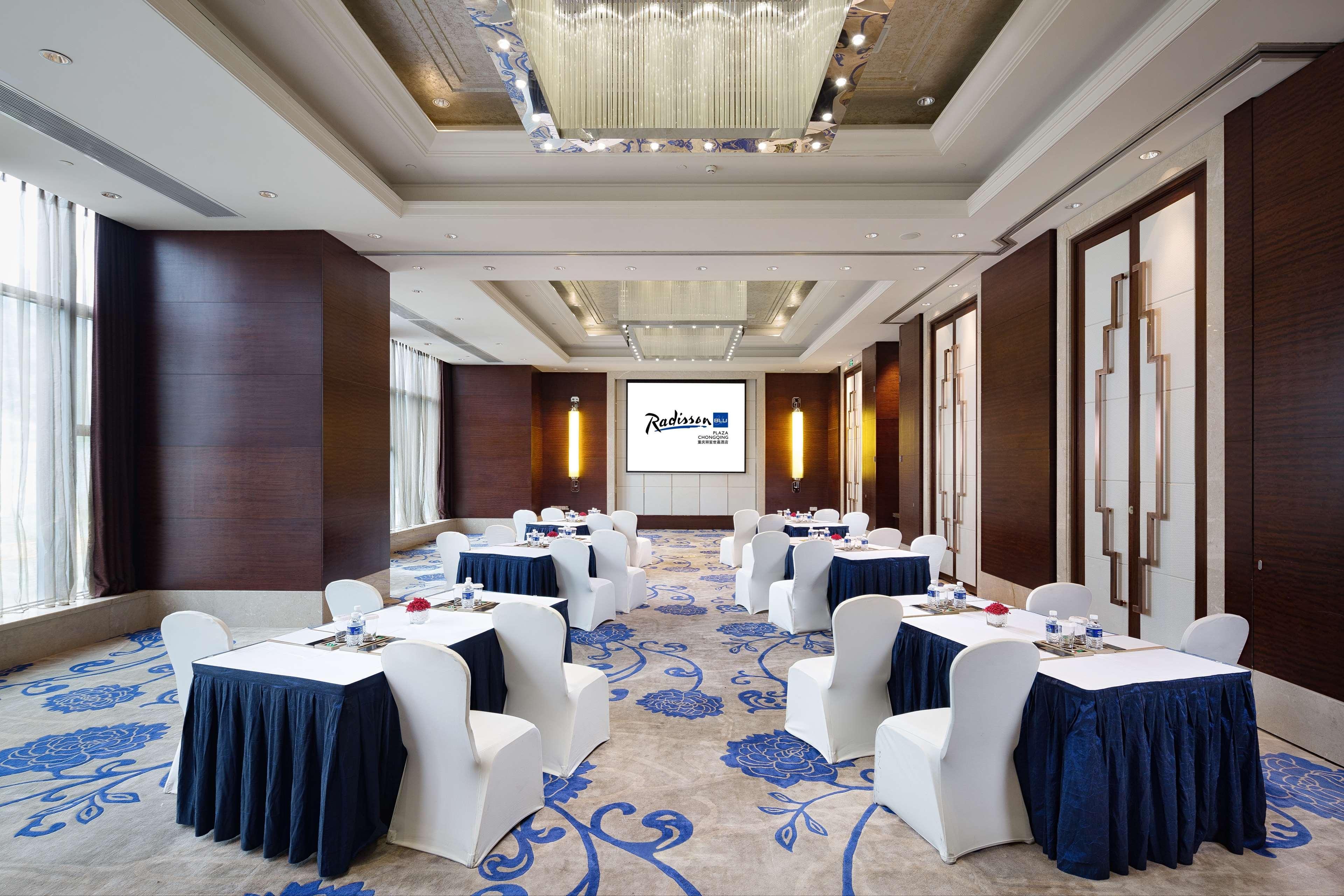 Radisson Blu Plaza Chongqing - Free 2 Bottle Of Local Beer Per Room During Stay Eksteriør billede