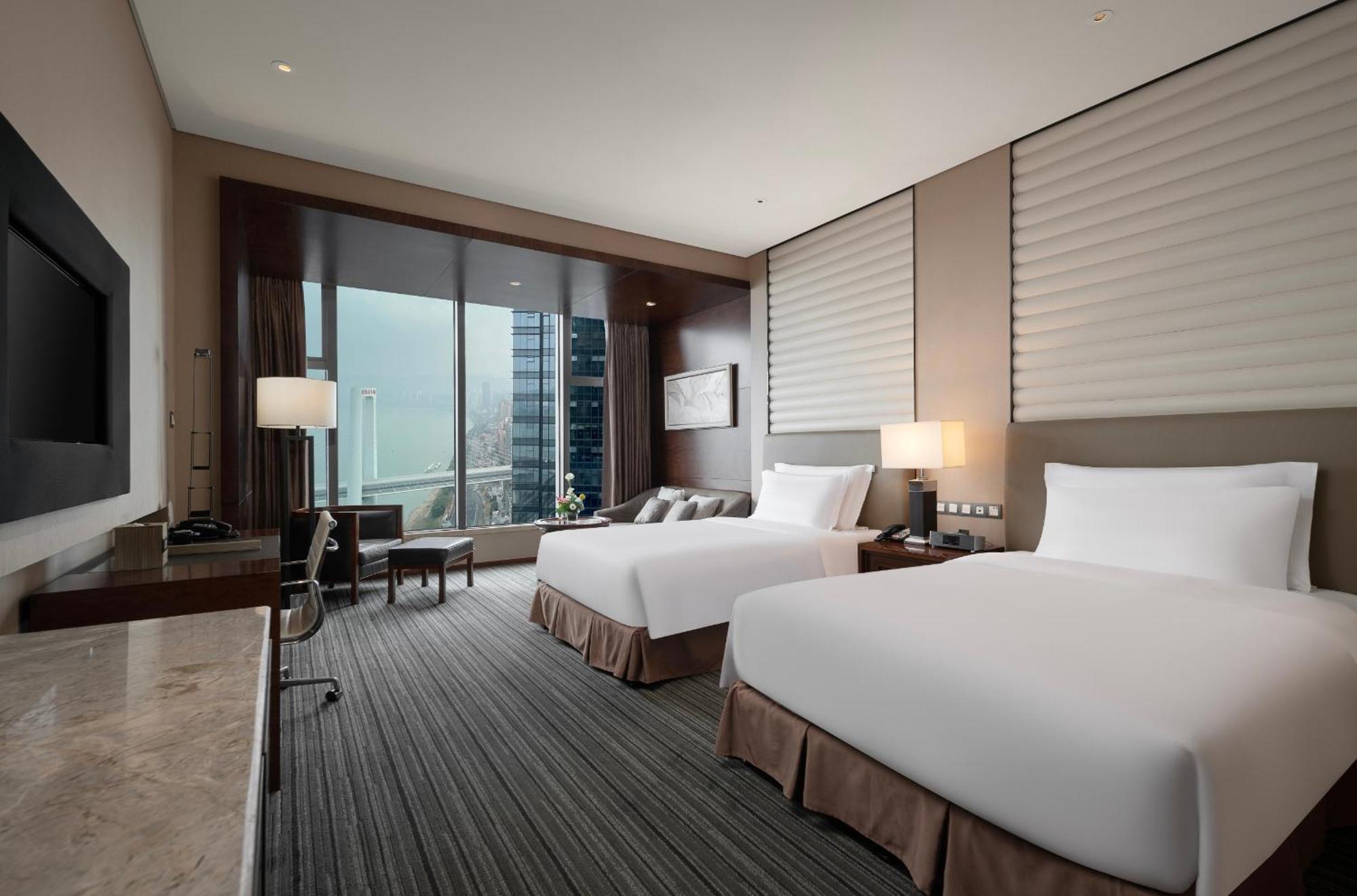 Radisson Blu Plaza Chongqing - Free 2 Bottle Of Local Beer Per Room During Stay Eksteriør billede
