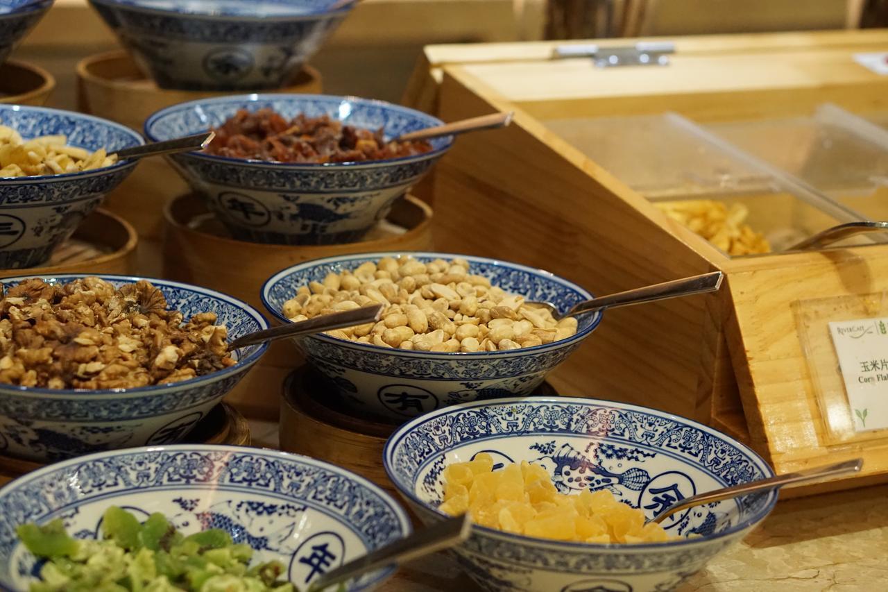 Radisson Blu Plaza Chongqing - Free 2 Bottle Of Local Beer Per Room During Stay Eksteriør billede